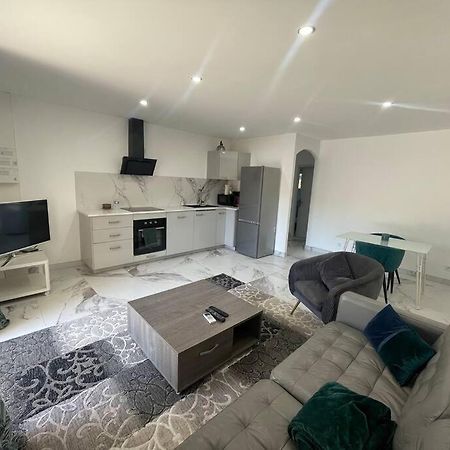 Bel Appartement Avec Parking Cabannes Exterior foto