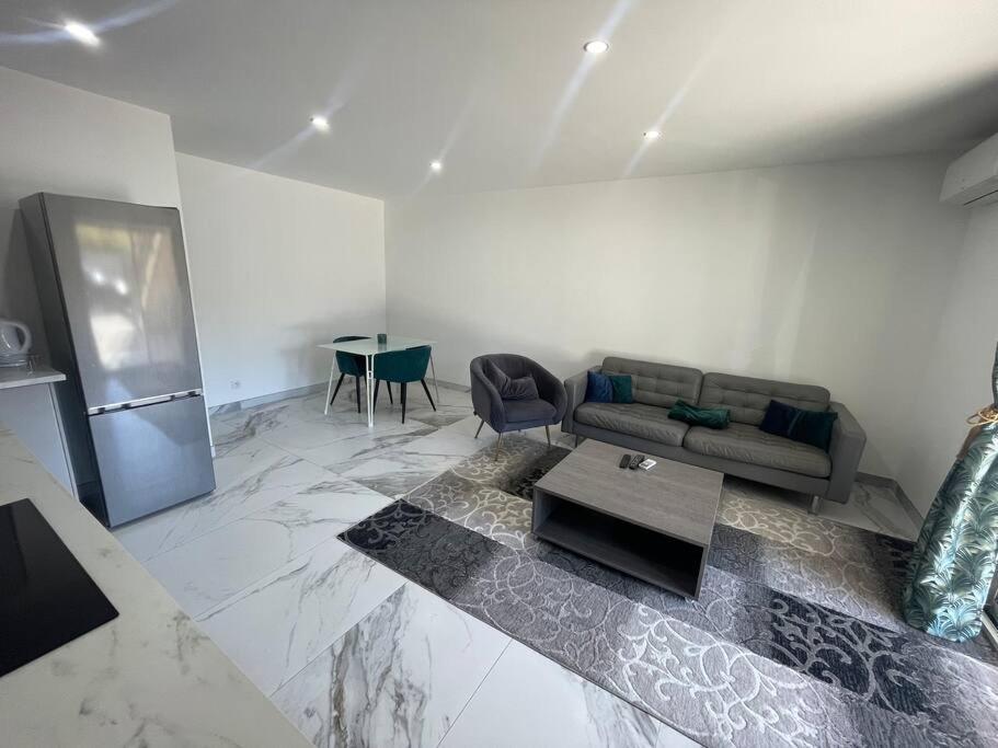 Bel Appartement Avec Parking Cabannes Exterior foto