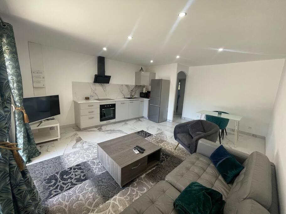 Bel Appartement Avec Parking Cabannes Exterior foto